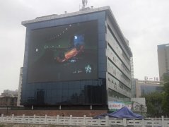   陕西：宝鸡交警积极借助企业LED户外电子屏开展道路交通安全宣传