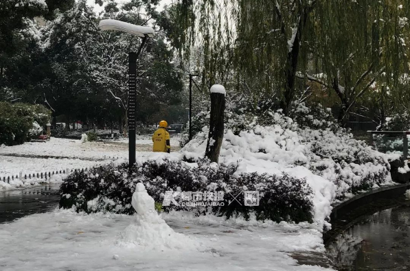 下了一场雪 700多位快递小哥都接到了这样的订单