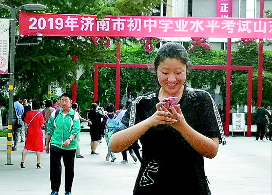 黔江老书记邀队友组团栽桑 促使村民尽早脱贫增收