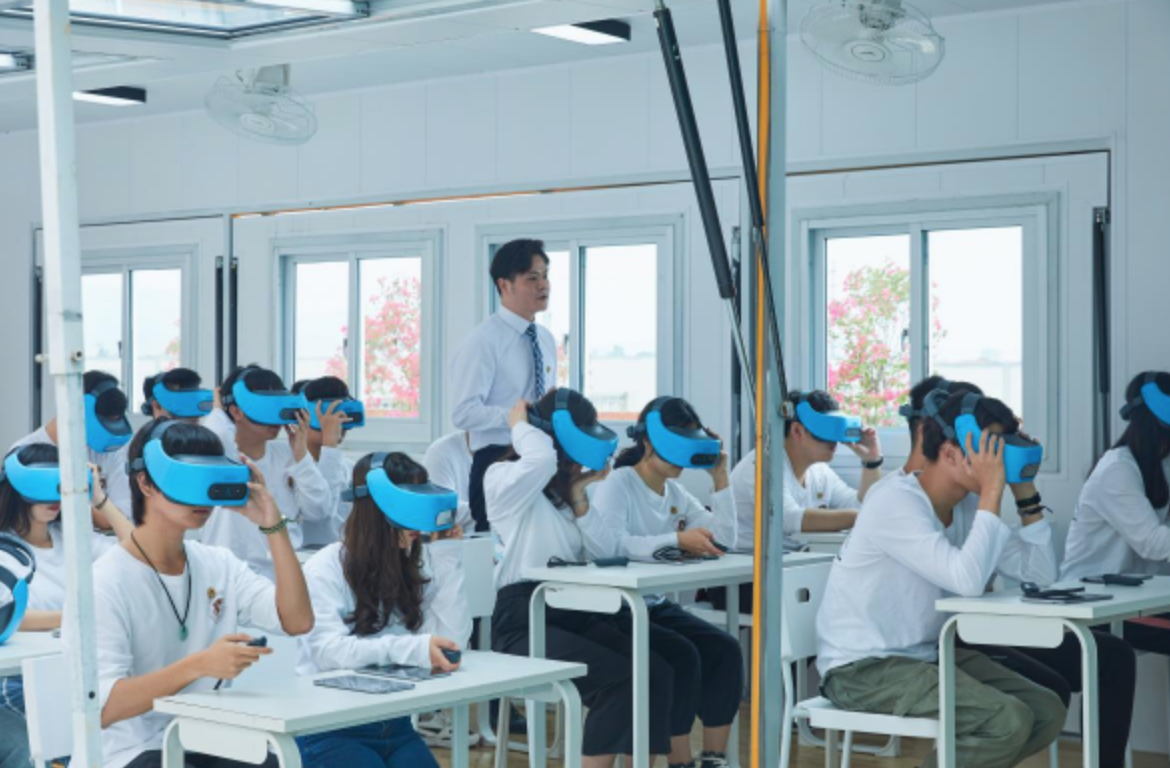 中国智慧教室出海 网龙CEO熊立谈互联网成功之道