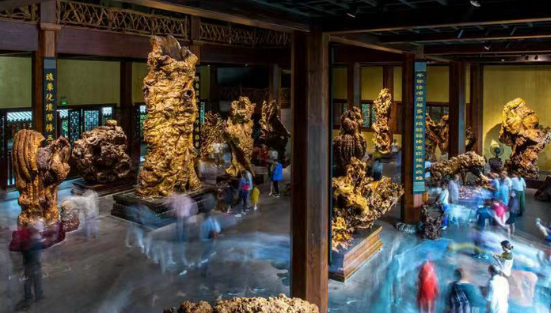 浙江开化根雕艺术亮相威尼斯电影节“聚焦中国”活动