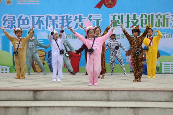 绿色环保我先行 科技创新齐分享 采三引入AI智能垃圾桶