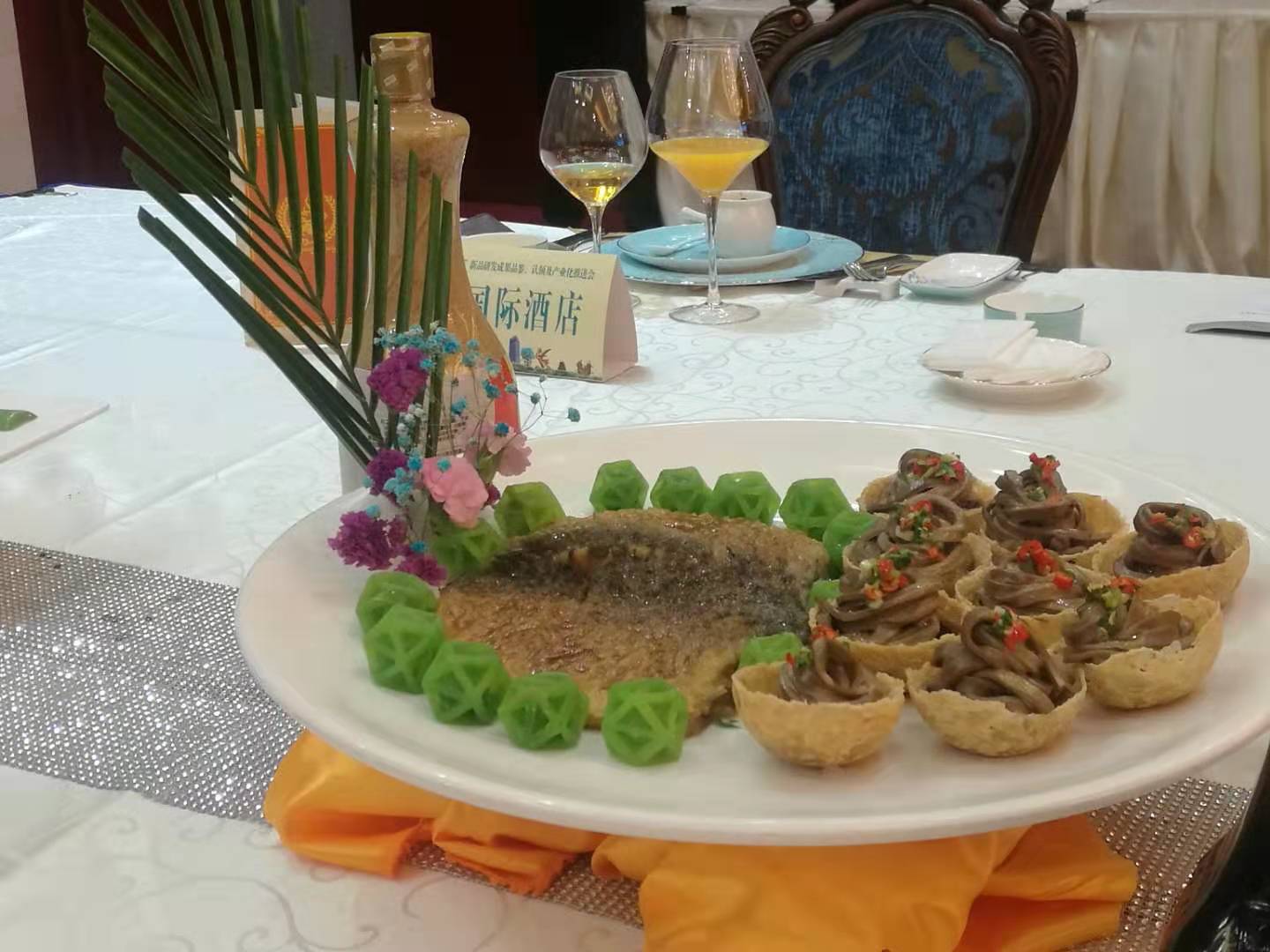 陕西省宝鸡餐饮行业20名烹饪大师“吃”促宝鸡美食产业化  