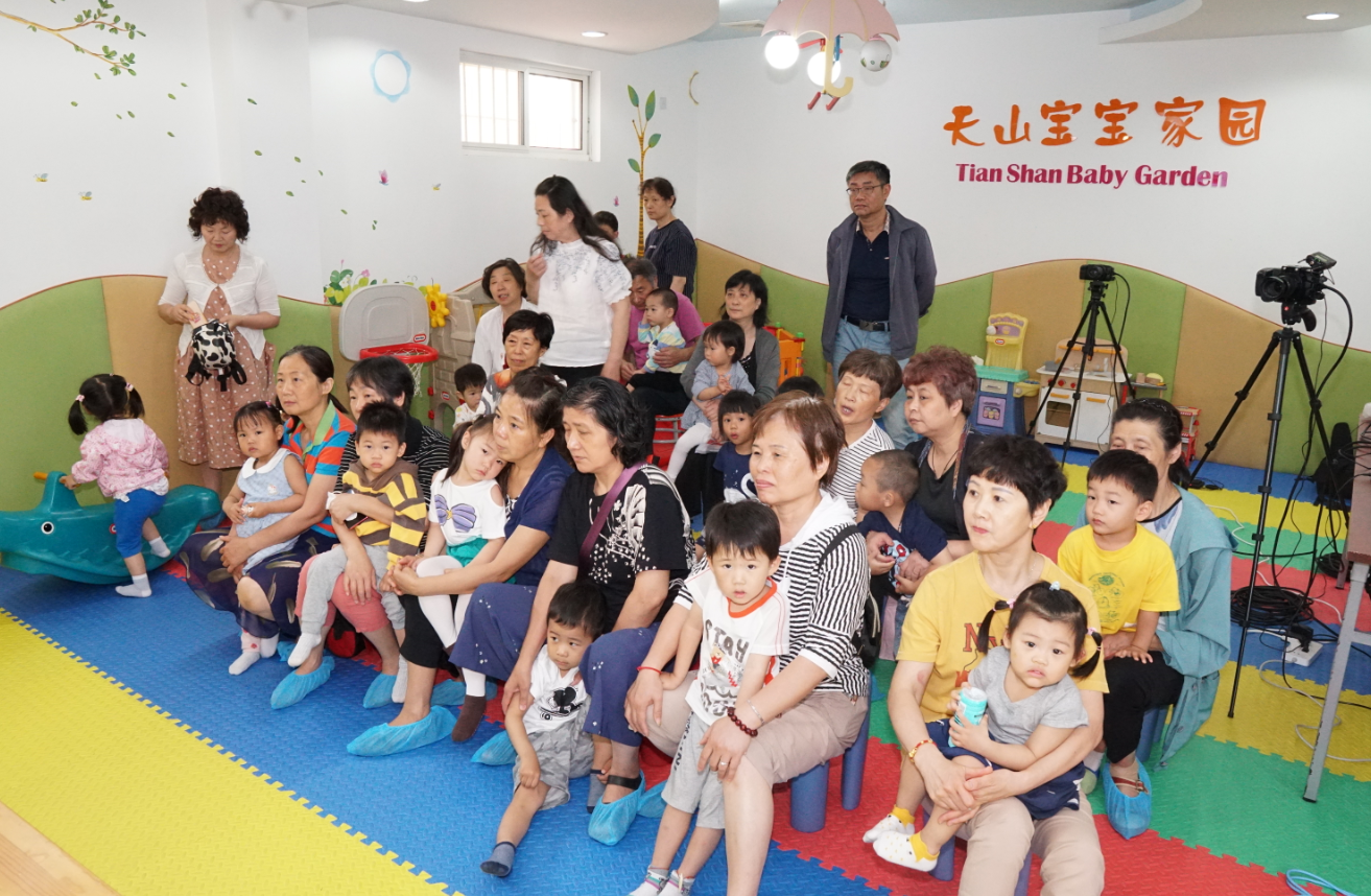 上海长宁区妇联“互联网+婴幼儿家庭教育” 为新手妈妈提供在线的“娘家”指导