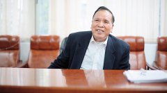陈开枝扶贫21载 扶贫路上传递爱心 永不言倦