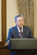 吴晓求等大咖云集 “中国经济报告”把脉2019经济大势