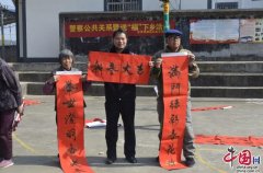 广西金秀：送“福”进万家 扶贫政策惠农家