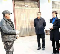 河南省睢县县委书记吴海燕到城关镇周庄开展走访活动