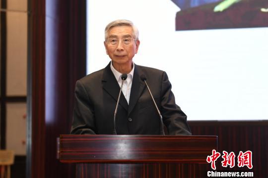 图为中国工程院院士倪光南演讲。　丁凯 摄