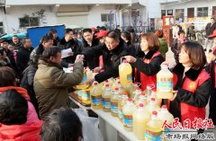 河南汝阳县法院：党员志愿者寒冬送温暖