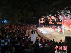  海南儋州一村庄连续34年自办“春晚”成为当地文化印记