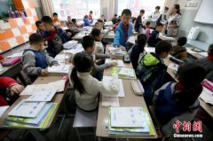  填不完的表格、写不完的心得...基层教师时间去哪了?