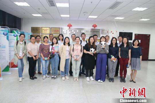  连日来，江苏省台办邀请两岸媒体记者走访多地，对台胞在江苏的投资、工作、生活情况进行采访。　主办方供图