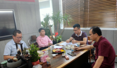 市场报网络版创新中国在厦门举行工作座谈会