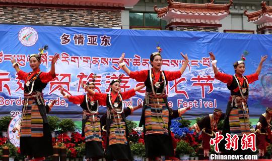 图为开幕现场。 贡桑拉姆 摄