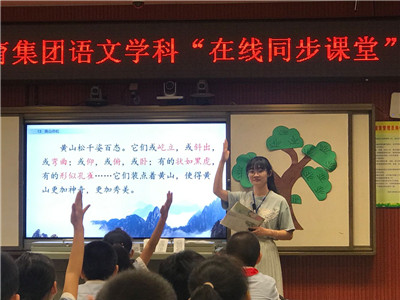 按住CTRL键使用鼠标滚轮缩放图片