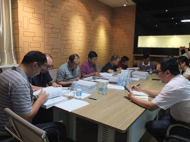 翻阅材料_副本.jpg