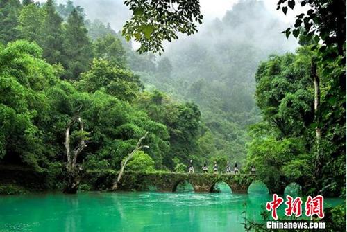 短视频助力文旅扶贫荔波小七孔成“抖音美好打卡地