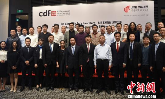 图为签约现场。　黄耀辉 摄