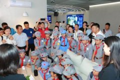百度小桔灯全新升级 红军小学有AI助教更欢乐