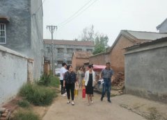 商丘市工商局示范区分局 中秋节前看望慰问贫困户
