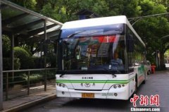 上海推出“安全头枕”来示警 自动识别司机不规范行为