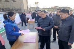 河南浚县县委书记郑辉关注联通法制宣传