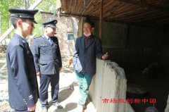 尉氏：“百万警进千万家”