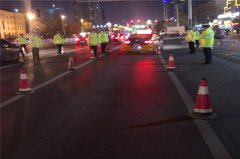 商丘市交警支队开展周末夜查酒驾等重点车辆交通违法专项整治统一行动